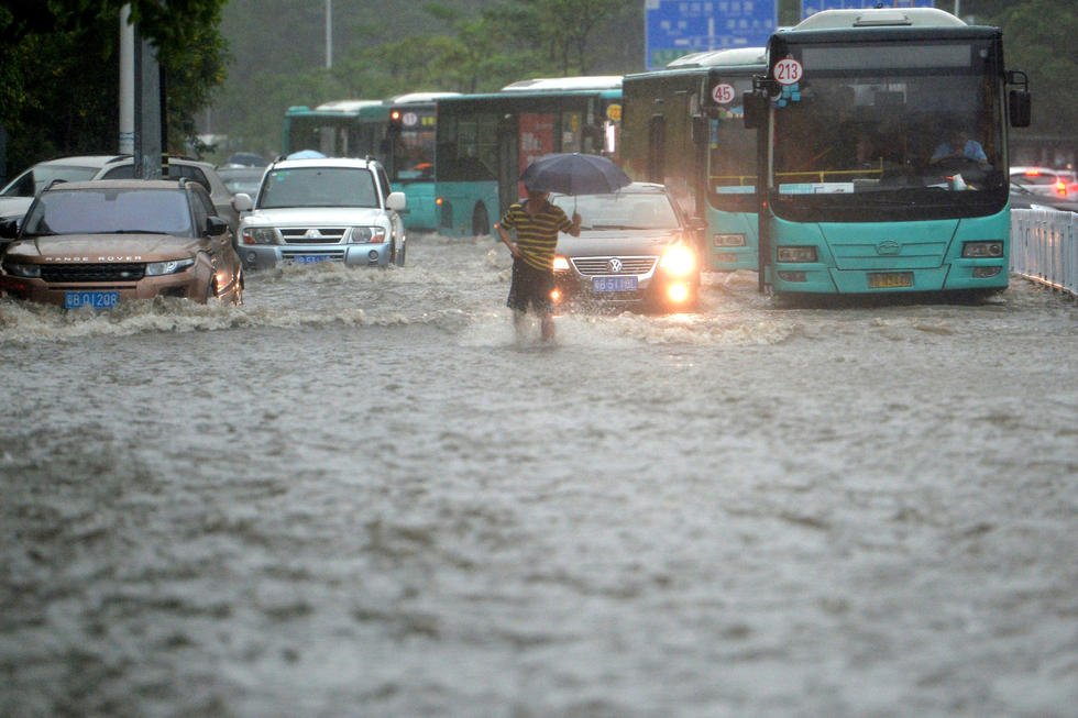 食品傳送帶廠家：廣東強(qiáng)降雨，你的快遞還好嗎